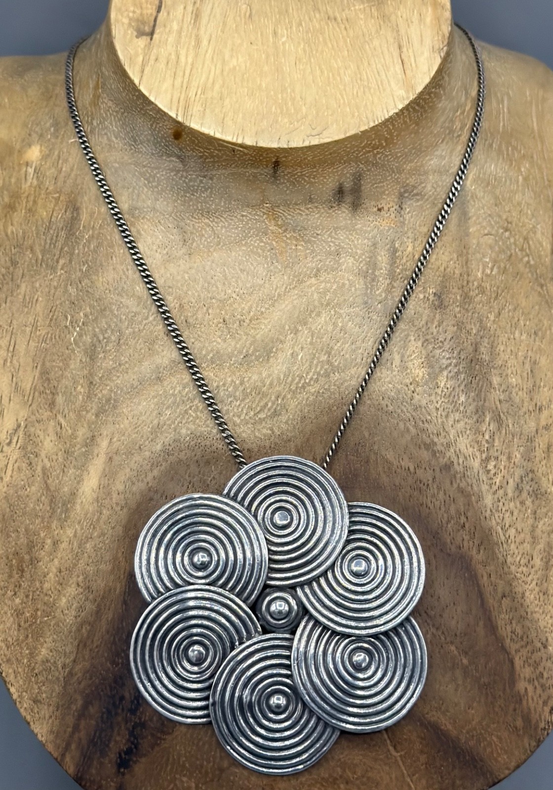 LOS CASTILLOS MESMERIZING REPOUSSE CONCENTRIC CIR… - image 2