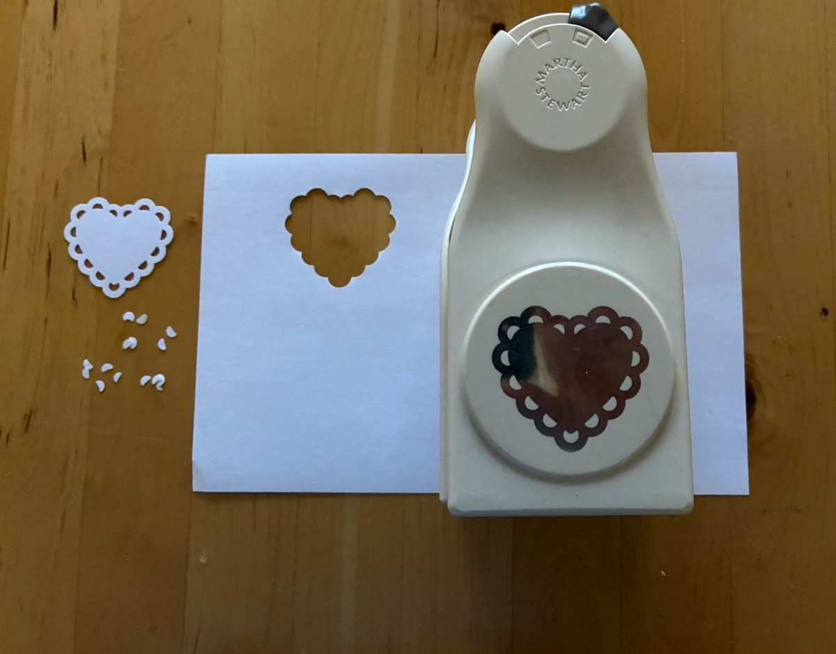 【Martha Stewart】マーサ ハート Kiss Me パンチ Martha Stewart Layering Punch Deco Heart Scalloped Large Paper
