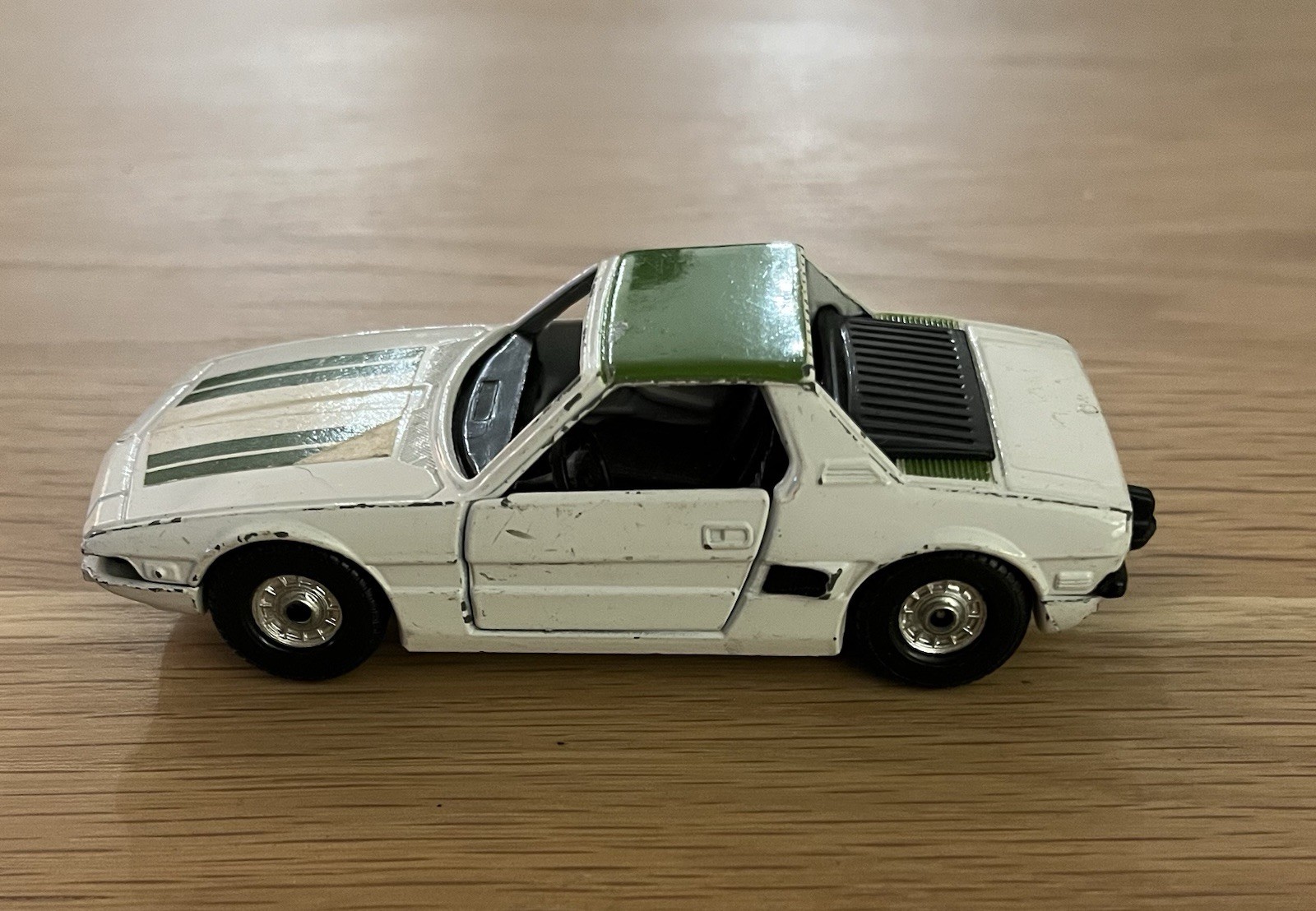 Corgi - 1:43 - MGA, Triumph Herald Coupé, Fiat 1800, Aston