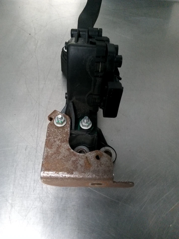 2016-2019 Nissan Titan/ XD Accelerator Travel Pedal Lever Sensor Assy 18002EZ20A - Image 3 of 4