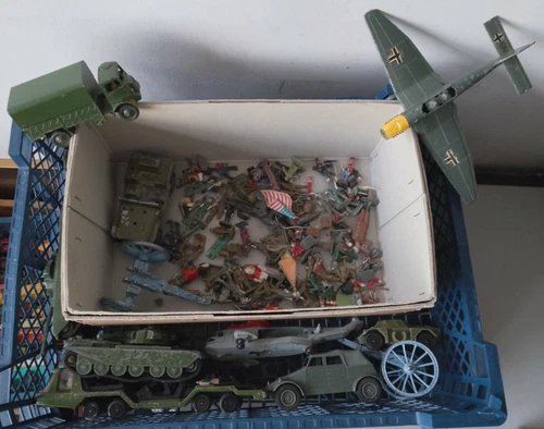 ORIGINAL VINTAGE DIECAST TOY MILITARY VEHICLE JOB DINKY TANKS TOY SOLDIERS etc