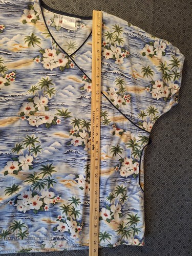 S.C.R.U B.S. Brand Size Large Tropical Beach Palm Ocean Scrub Top Womens Print - Picture 9 of 9