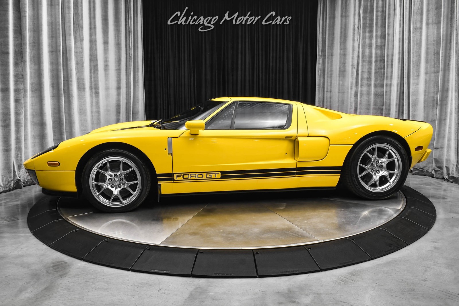 2005 Ford GT Base