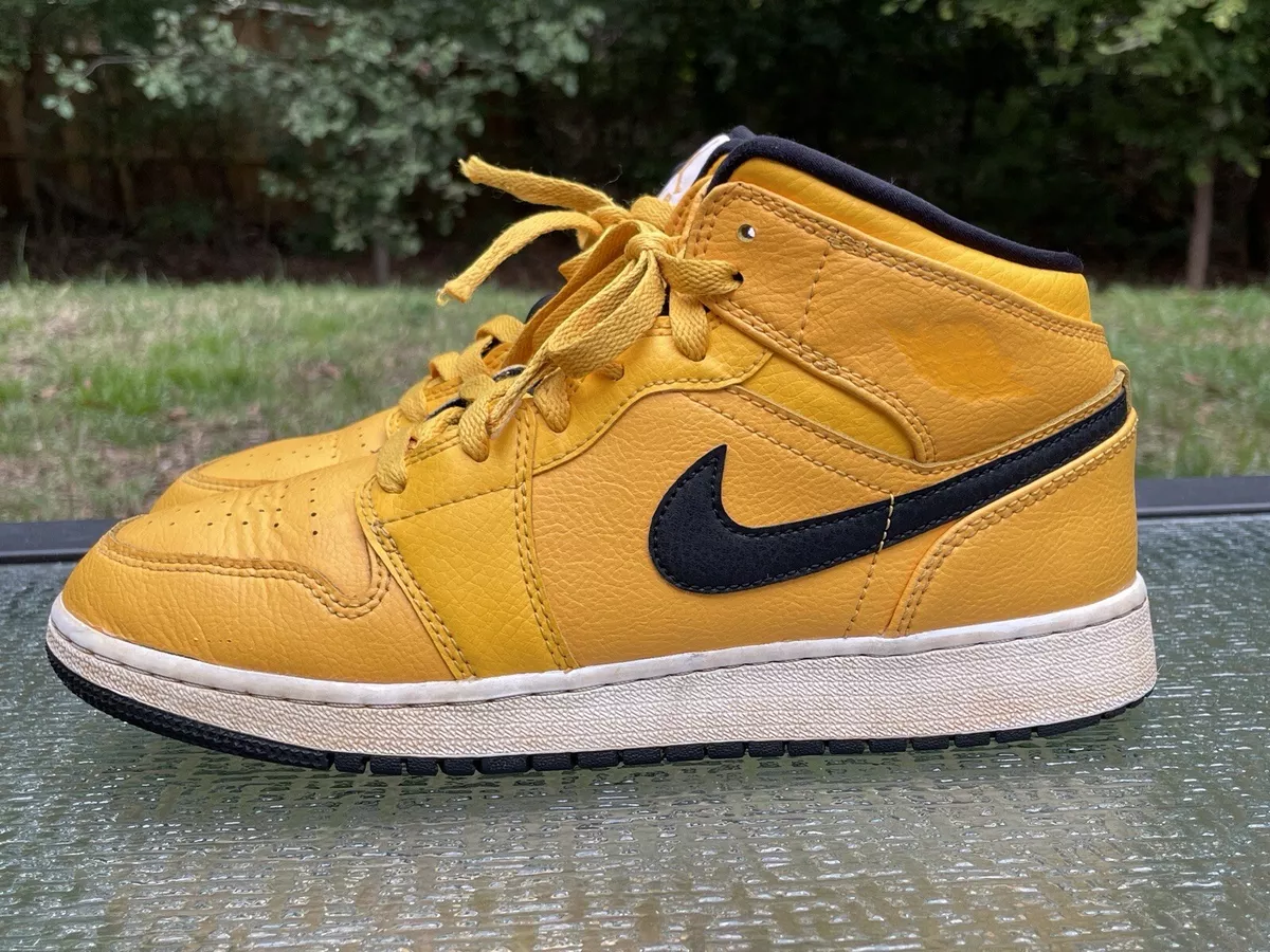 Air jordan 1 mid university gold black store