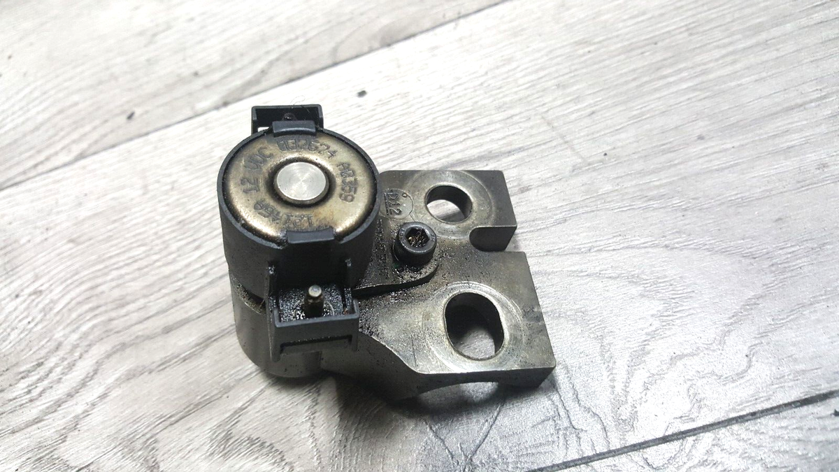 Pair of Cummins Isx15 Jake Brake Solenoid 037674 OEM for sale