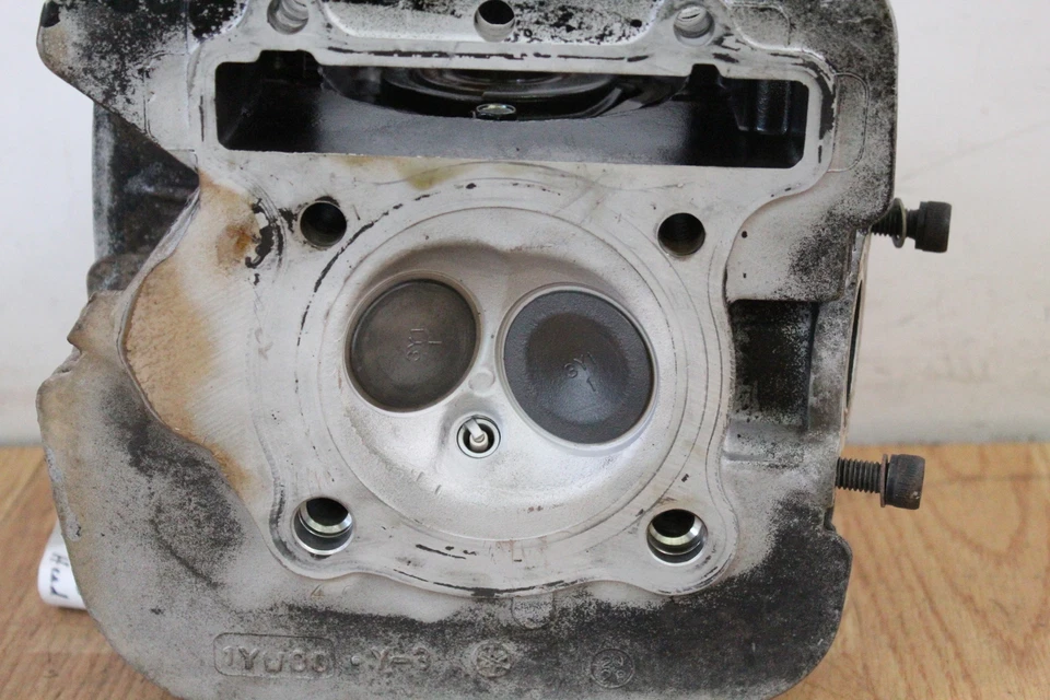 Yamaha Big Bear 350 YFM350FW 1987 4x4 culata Foto 4 de 4