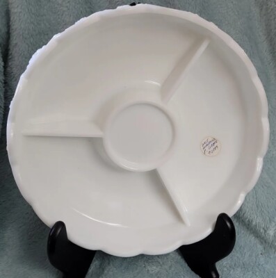 Vintage Westmoreland milk glass vegetable or appetizer snack 3 part divided dish
