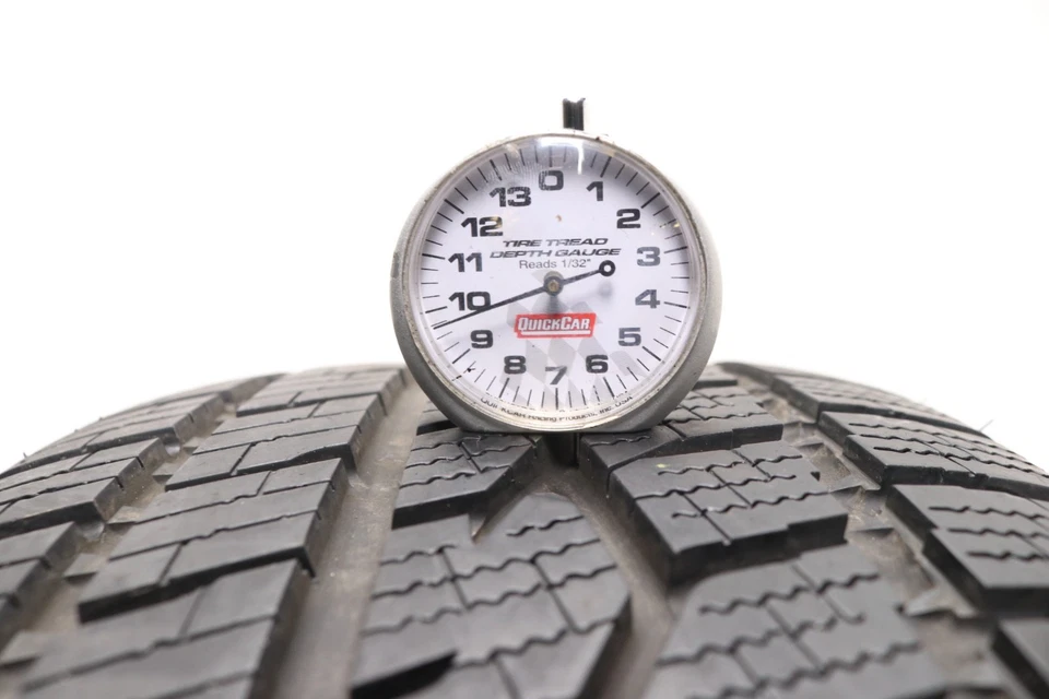 Toyo Celsius 225/45R18 usado - 95V - 9,5/32 sin reparaciones Foto 3 de 4