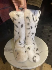 Women's Fuzzy beige/white animal print super soft med/lg NWOT