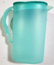 Tupperware - 2.1 liter Pitcher with Rocker Lid - Light Green