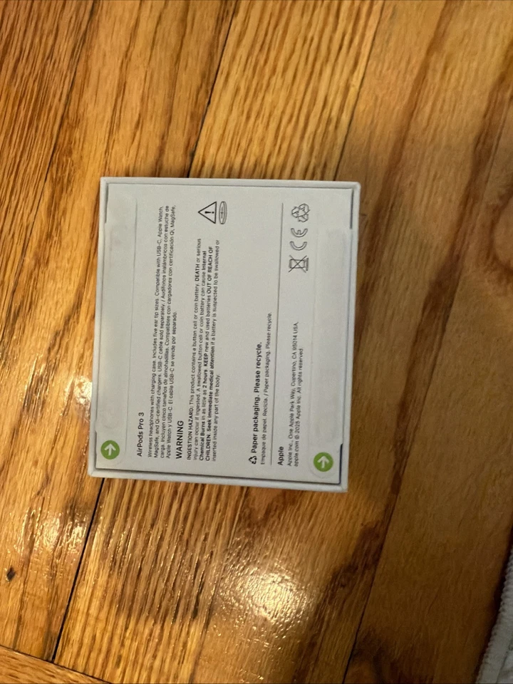 New 2025 Apple AirPods Pro 3  White - Sealed - IN HAND + FREE SHIPPING - Image 4 of 4