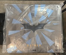 Hot Toys MMS697 Exclusive 1 6 scale BATMAN WB100 SIDESHOW  - Authentic US Seller