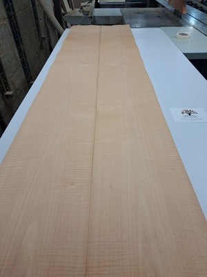 Figürliches verwittertes Bergahornfurnier - 20 BLATT - 2240 mm x 280 mm - 12,54 m²