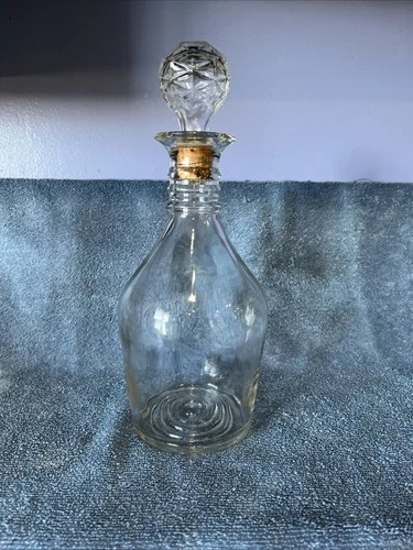 Vintage Clear Glass Decanter with Diamond-Cut Stopper Genie Bottle Excellent Con