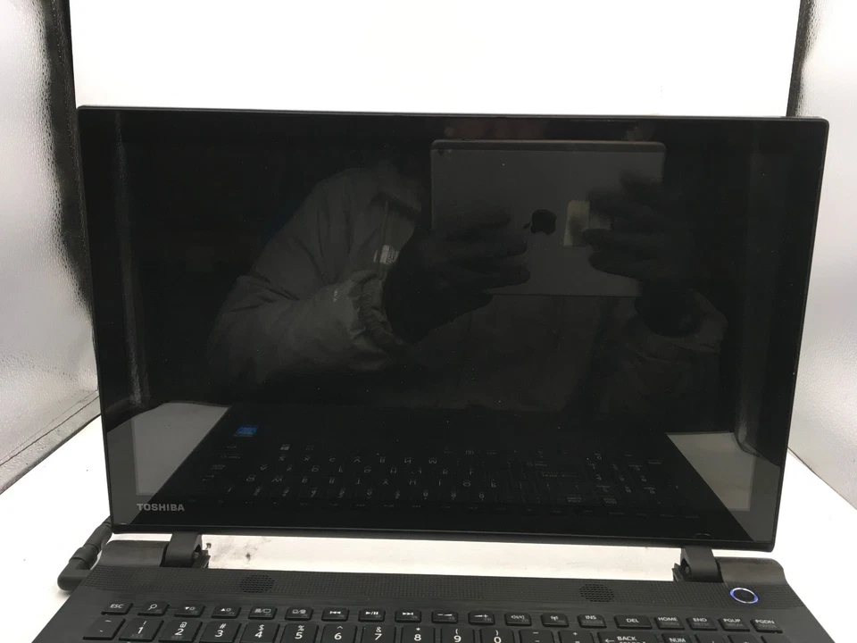 TOSHIBA SATELLITE C55T C5300 - FOR PARTS/BAD LCD - INTEL I3 2ND GEN - NO RAM -BB - Image 2 of 4