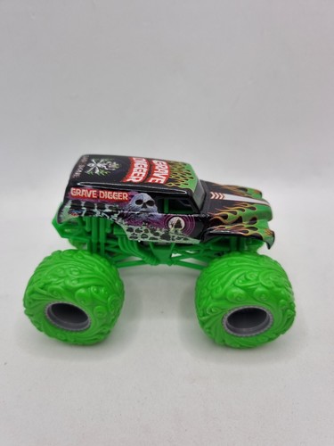 Monster Jam Tough Treads Scavatore di Tombe Megalodon Bakugan El Toro Loco 1:64 Raro - Foto 4 di 21