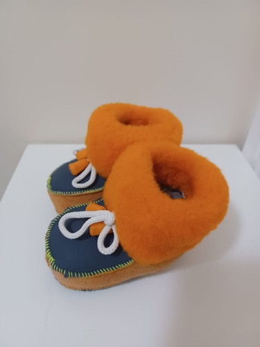 BABY SLIPPERS/SHEEPSKIN BOOTS FOR BABY 100% GENUINE LEATHER UNISEX SIZE UK 3 - Picture 4 of 10