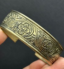 Unique Ancient Roman heavy bronze bangle with carving