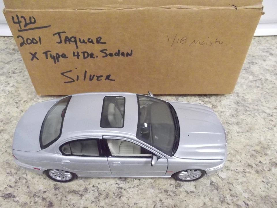 Maisto 2001 Jaguar X Type 4 door sedan Silver Car Metal 1/18 brown box - Image 2 of 4