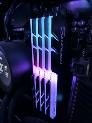 G.SKILL Trident Z RGB DDR4 3000MHz 4x8GB 32GB CL16 Arbeitsspeicher 