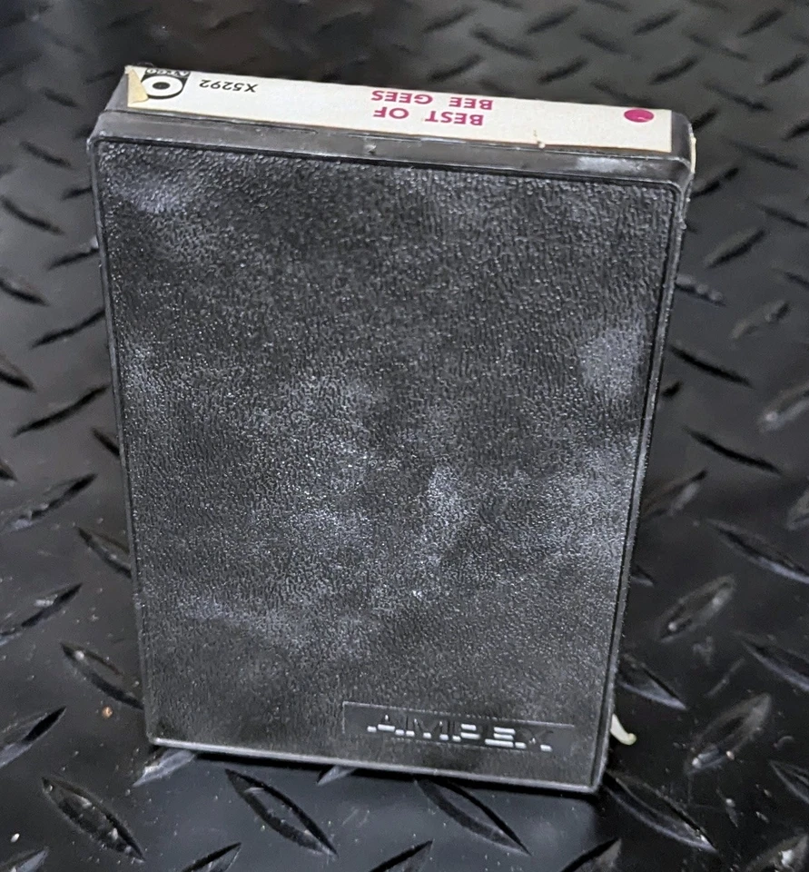 BEE GEES BEST OF CASSETTE TAPE RARE SNAP CASE CLAMSHELL AMPEX - Image 3 of 4