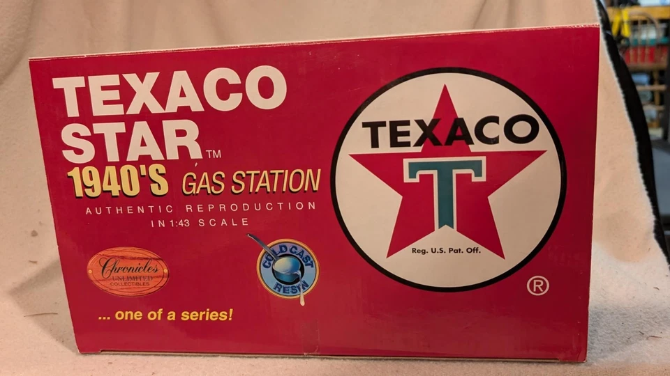 Chronicles Limited Collectibles 1/43 Scale The 1940's Texaco Star Gas Station - Image 2 of 4
