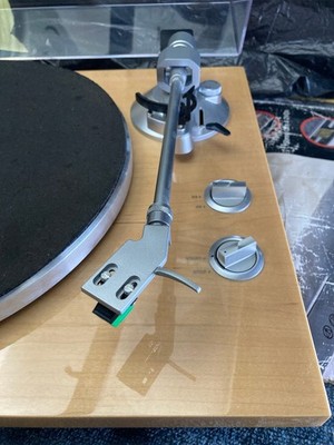 BEAUTIFUL MAPLE  TEAC TN-300 Record Turntable  USB Phono/EQ Belt Drive 33/45RPM+