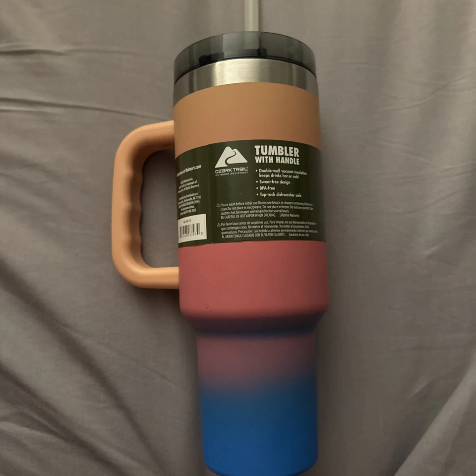 Vaso de acero inoxidable aislado al vacío Ozark Trail 40 oz degradado sin sudor  Foto 2 de 2