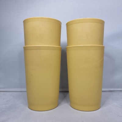 Tupperware 1239 - 4x hellgelb - kleines Kunststoffbecherglas/Tasse Teileset Vintage 1