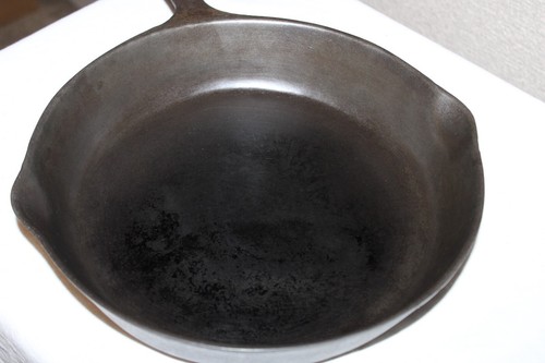 Martin Stove & Range #8 Cast Iron Skillet Hamburger Logo w/ Heat Ring - Picture 21 of 24