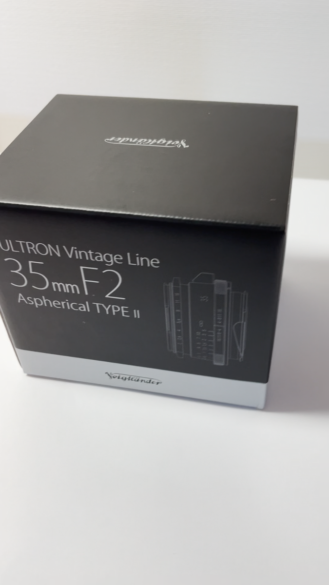 Voigtländer Ultron Vintage Line 35mm f/2.0 VM Aspherical Voigtländer Ultron Vintage Line 35mm f/2.0 VM Aspherical