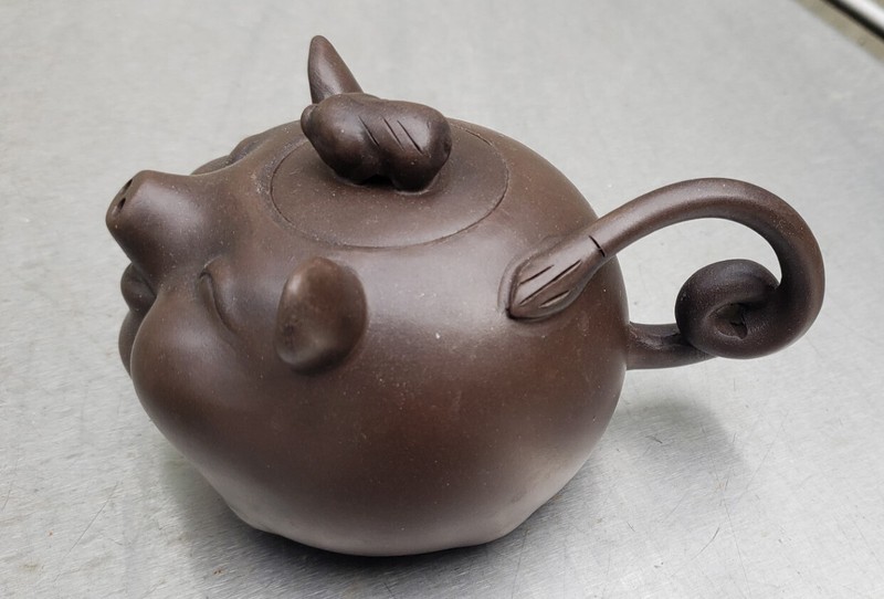 Fantastic Chinese Yixing Tea Pot, vintage, but never used
