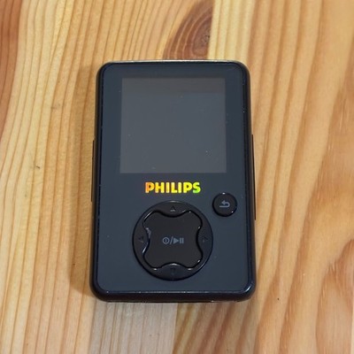 Philips GoGear SA3025 2GB Digital Audio/Video Player
