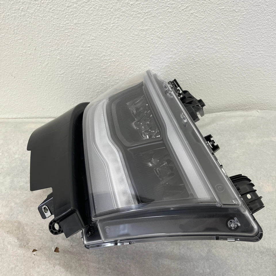 Conjunto de faros LED delanteros derechos Dodge Ram 1500 2020-2024 68316088AH OEM Foto 4 de 4