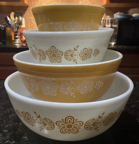 Vintage Pyrex Butterfly Gold II Mixing Bowl Set of 4 - #401-404 - Microwave Safe