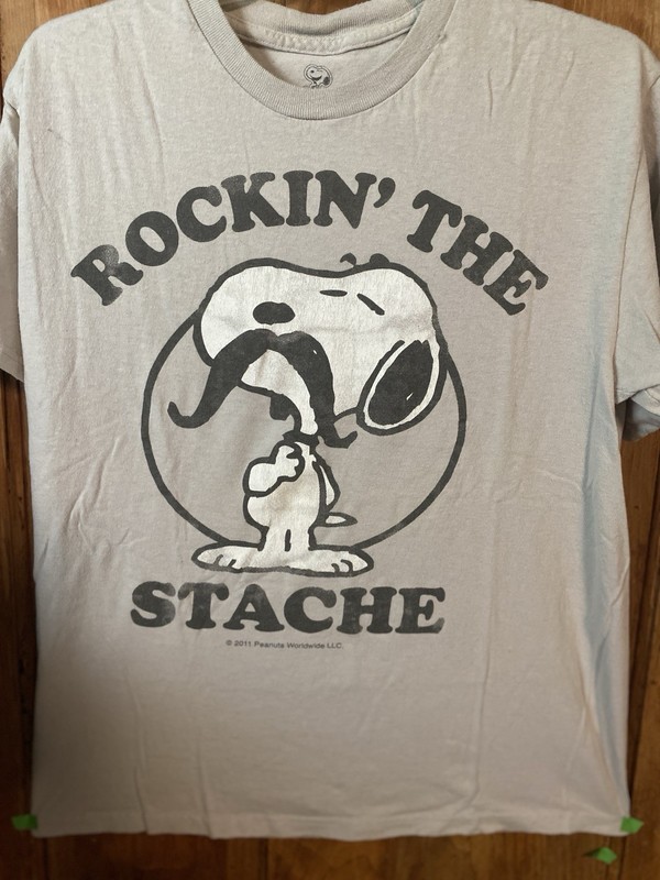 2011 Peanuts Snoopy T-Shirt “Rockiń The Stache” Large Gray