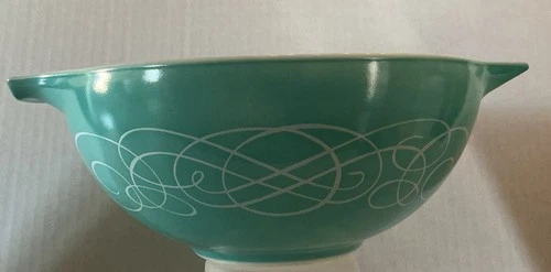 Pyrex Turquoise Scroll Promotional Bowl. 2.5 Qt. 443 EUC PRISTINE CLEAN