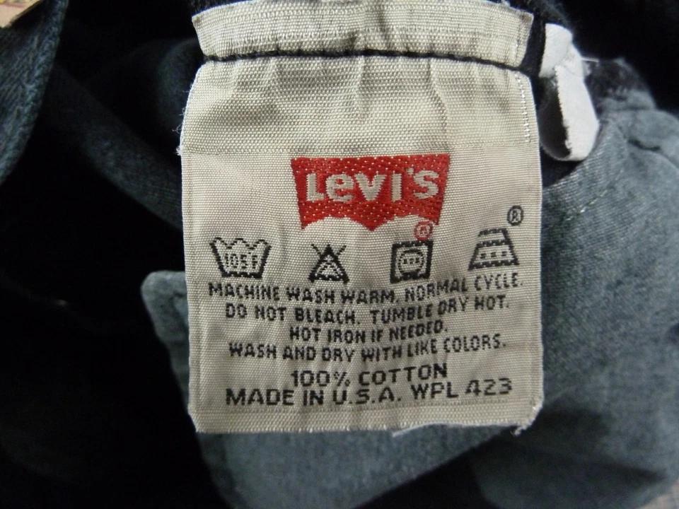 Jeans preto Levi’s 501-0660 W36 L32 vintage anos 90 feito nos EUA botão mosca 100% algodão - Imagem 3 de 4