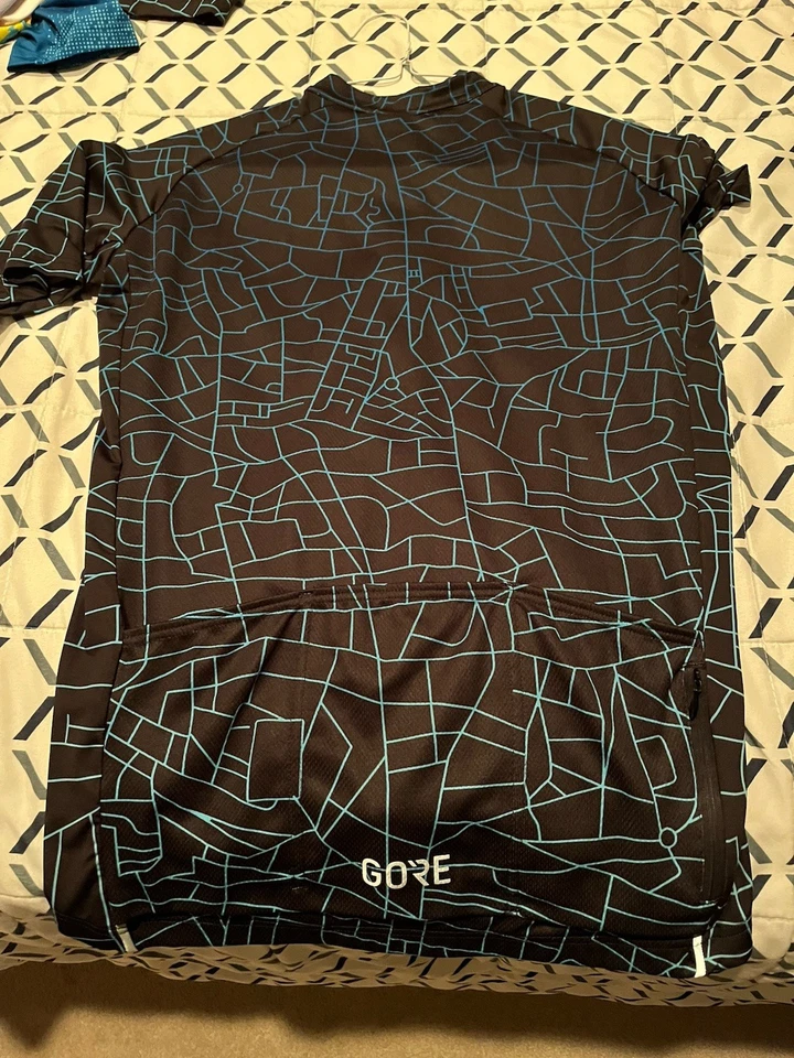Gore Cycling Jersey Men’s Small - Image 3 of 4