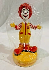 RONALD MCDONALD LIMITED EDITION 2002 CONVENTION CERAMIC FIGURE - NEW IN BOX