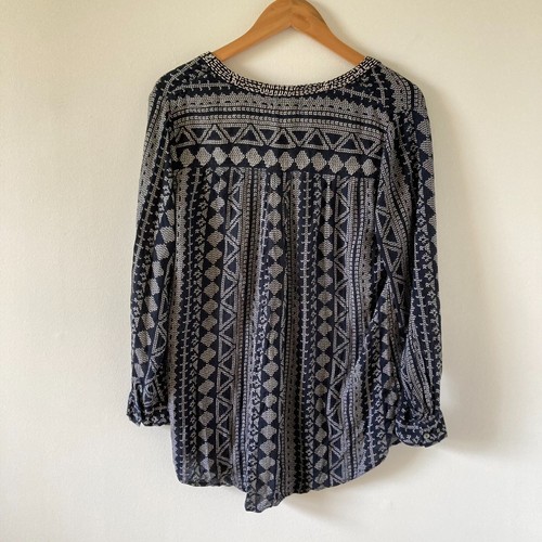 Velvet by Graham Spencer Cheesecloth Blouse Women Size 14 Navy White Long Sleeve - Picture 10 of 14