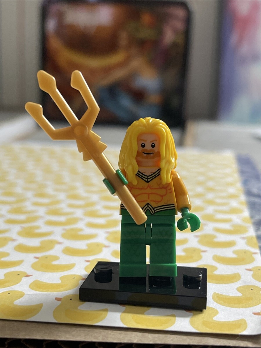 AQUAMAN LONG BLOND HAIR TRIDENT CLASSIC SUIT LEGO MINIFIG FIGURE