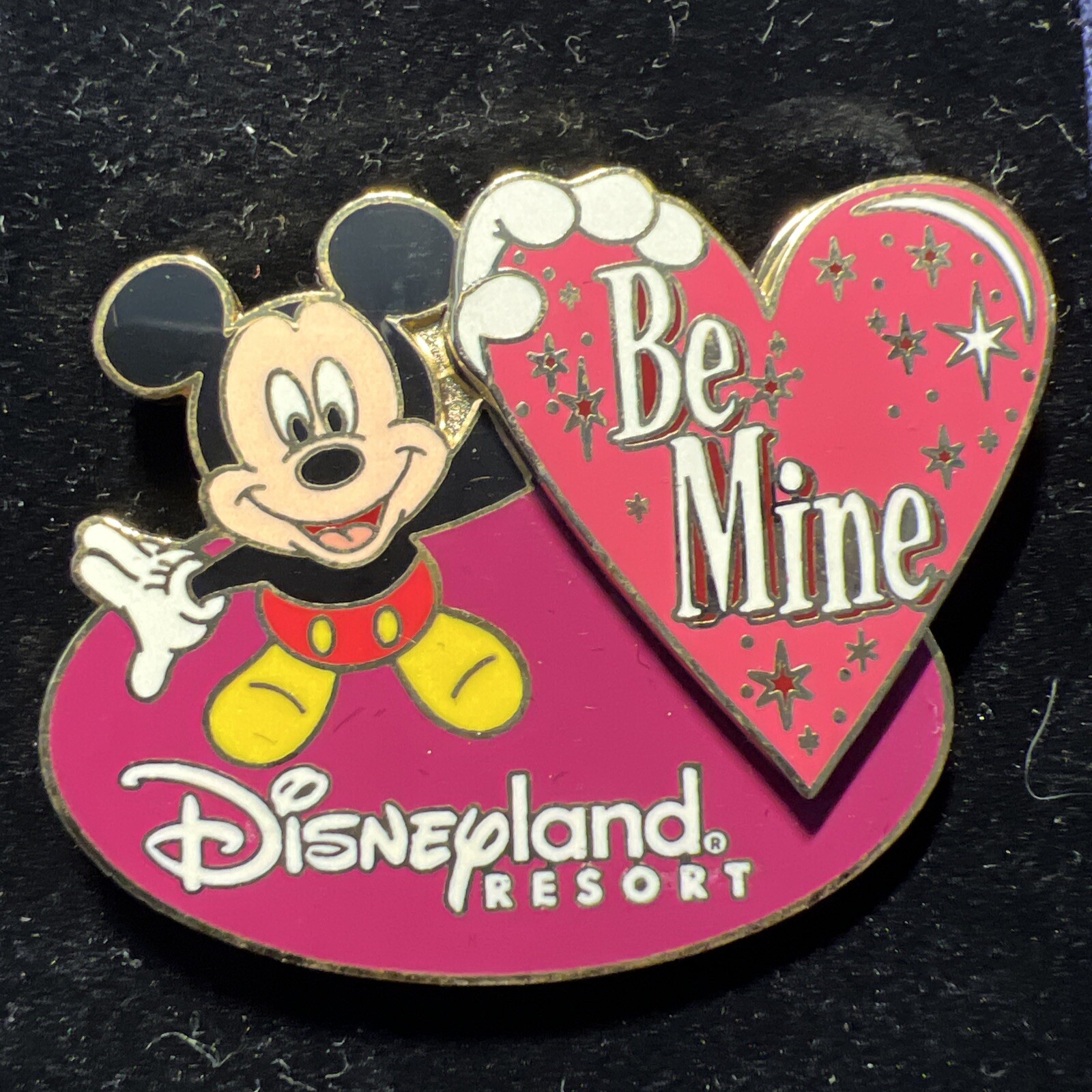 DLR Be Mine Valentine "Mickey" Holding a Heart 3D Disney Pin...Mint on Card