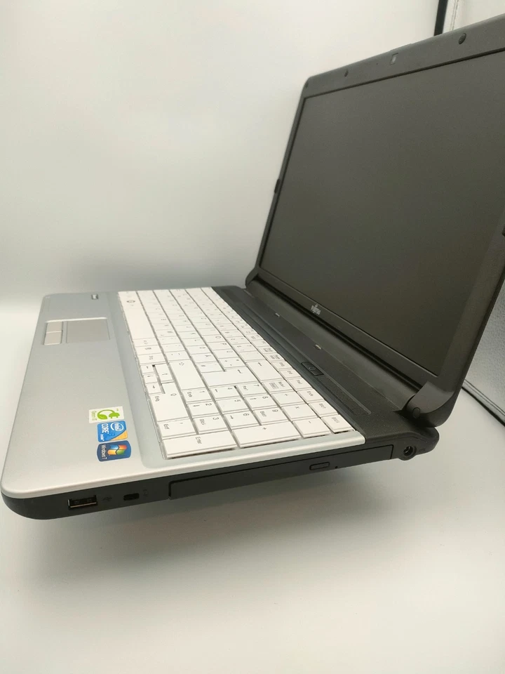 Fujitsu Lifebook A530, Intel Core i3-M380, 8GB RAM / 120GB SSD - Laptop - Bild 4 von 4