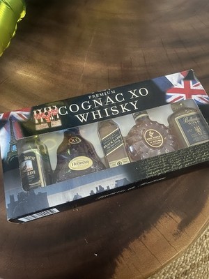 Premium Cognac XO Whisky Geschenkbox Der Marke François de Fontbelle. Neu