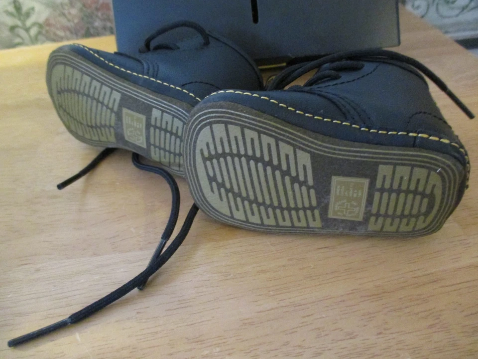 Dr. Martens 1460 Zapatos de Cuna Talla 1 Botas de Bebé Botines Negro Air Wair Recién Nacido NUEVO Foto 4 de 4