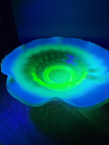 Duncan & Miller Vaseline Glass Opalescent Ruffled Bowl  7.5"