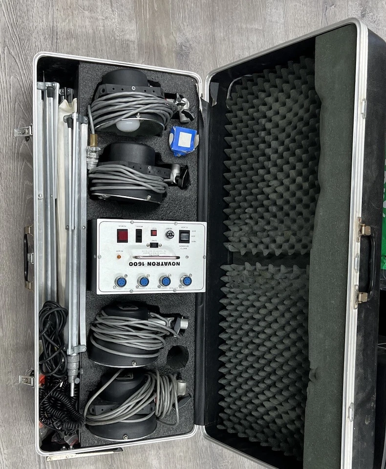 Novatron 1600 Plus Studio Light kit 4 Strobe Heads, 2 Umbrellas & Wires  4 Stand - Image 2 of 4