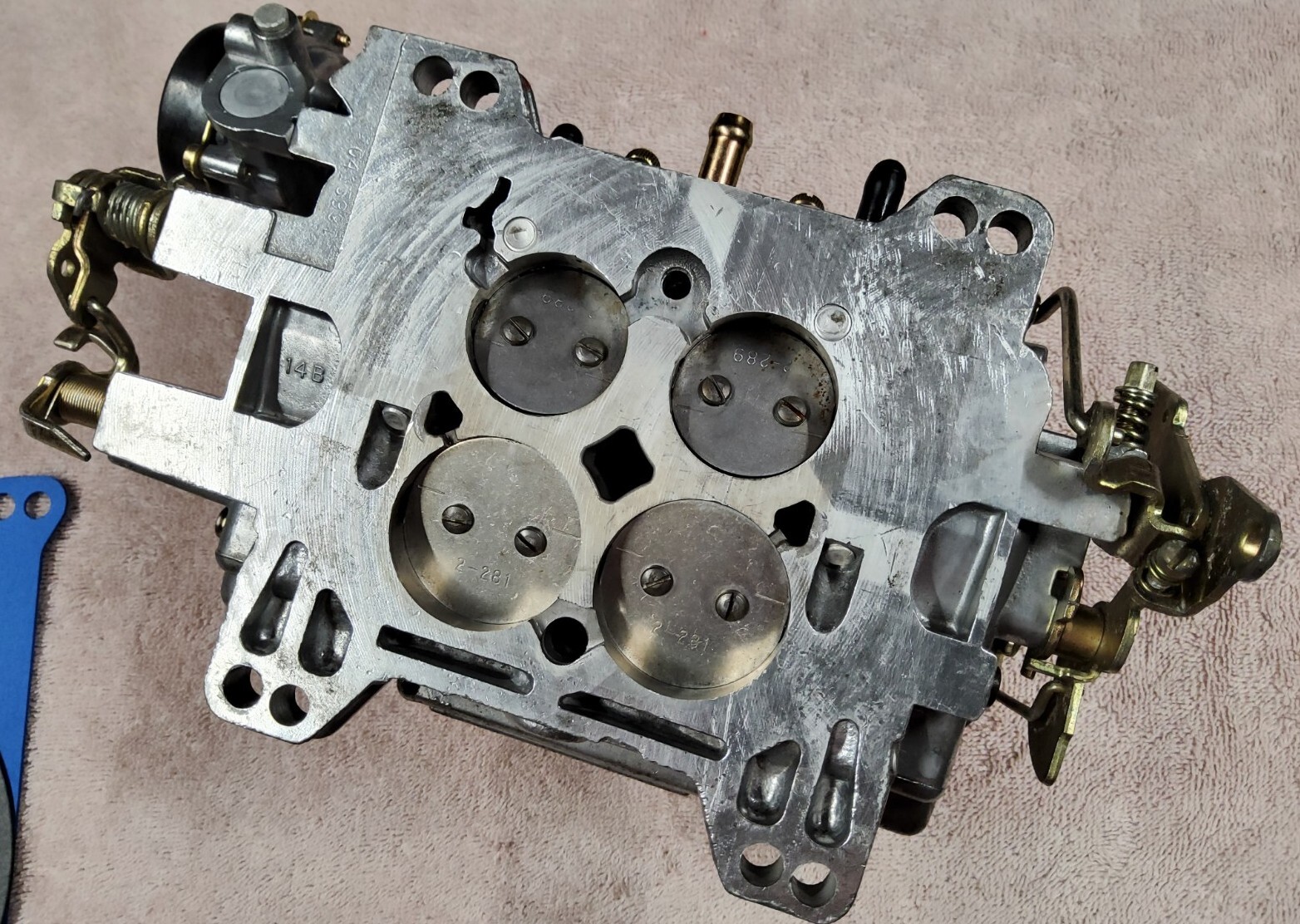 FRESH! Edelbrock 1405 1179 Carburetor 600 CFM 4bbl Electric Choke