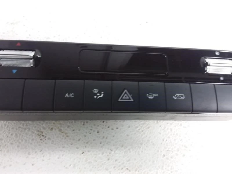 Controlador de temperatura semiautomático delantero Mercedes-Benz Sprinter 2500 2023 OEM Foto 3 de 4